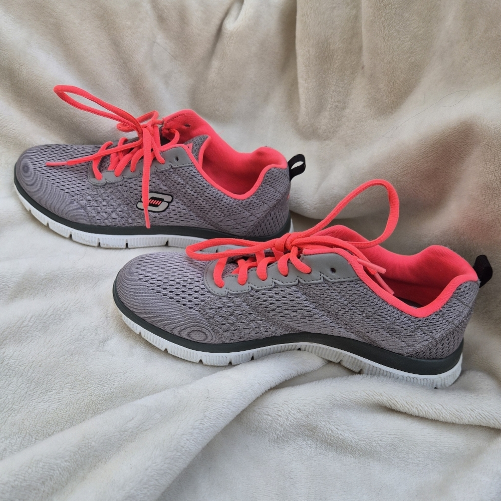 Skechers Grey & Neon Pink Skech-Knit Memory Foam Sneakers 7.5